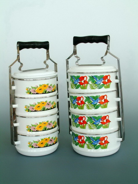 lunch carrier with flat cover