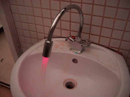 LED faucet light