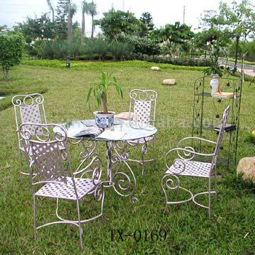 Garden table and chair