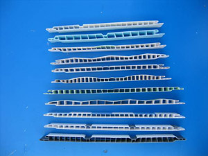 We  offer customers with the highest quality extrusion mould .