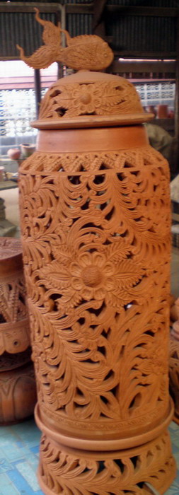 Carve pottery lamp