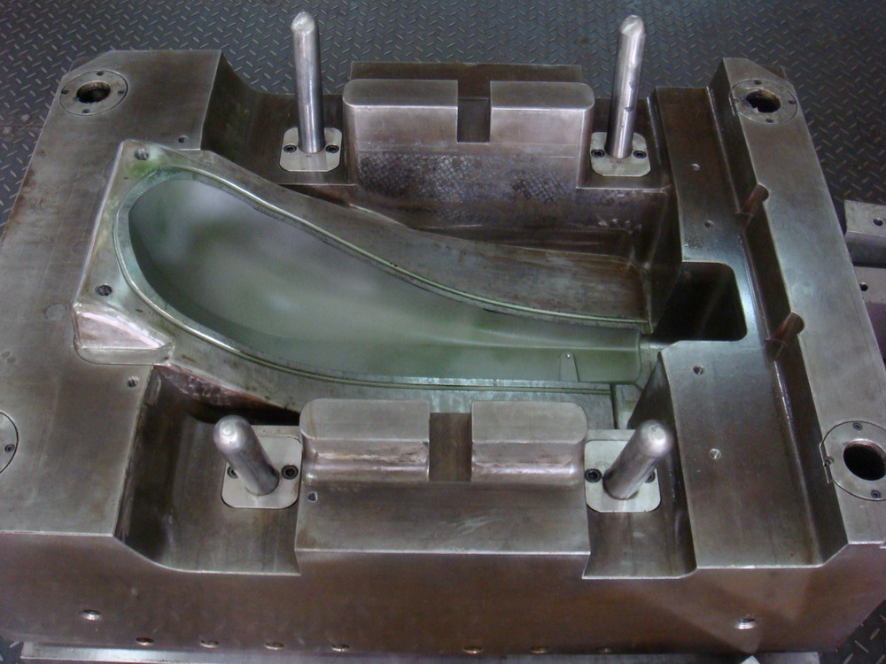 Auto mold for French customer