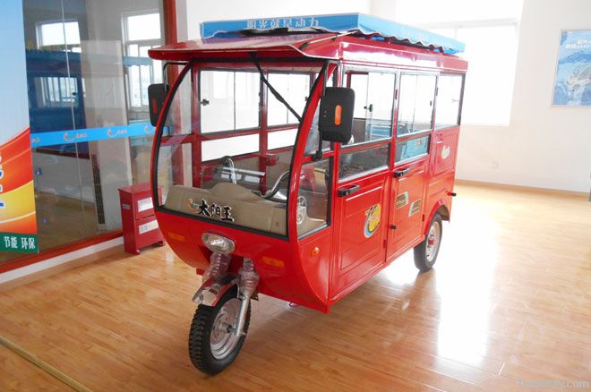 Solar closed passenger tricycle