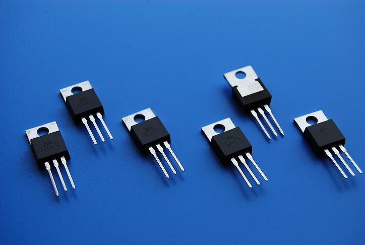 Silicon NPN plane type power switching transistor