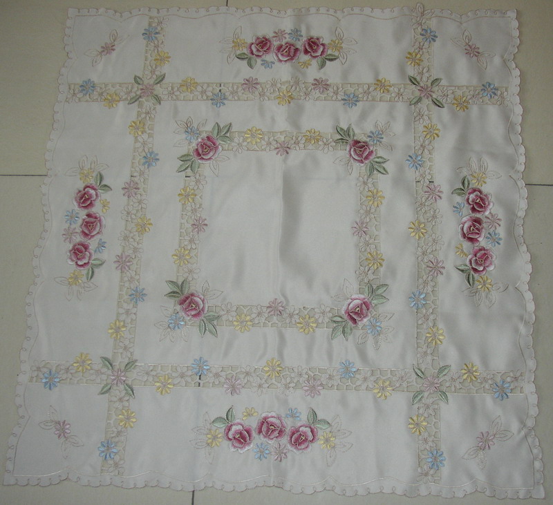 computeried machine emroidery tablecloth