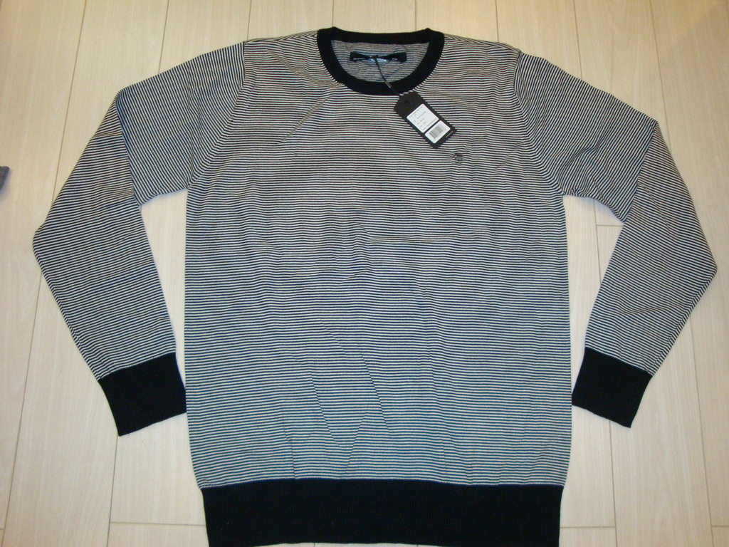 Men Pullover Sweater With Thin Stripe