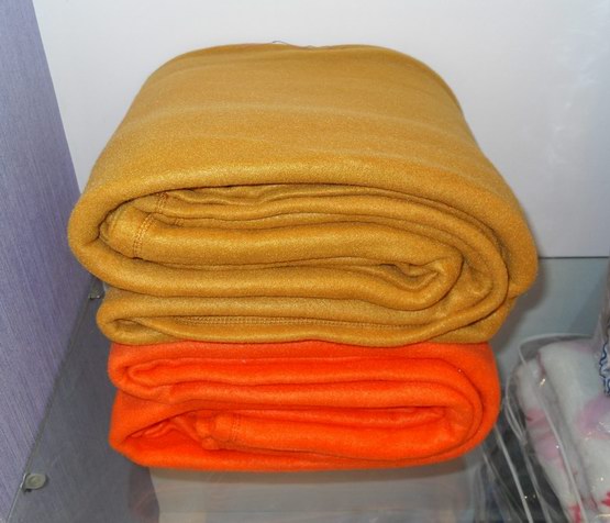 100% polyester fleece blanket