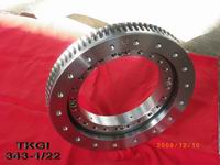 Solar slewing bearing