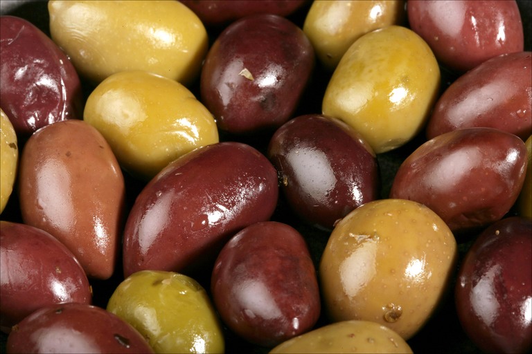 Natural table olives