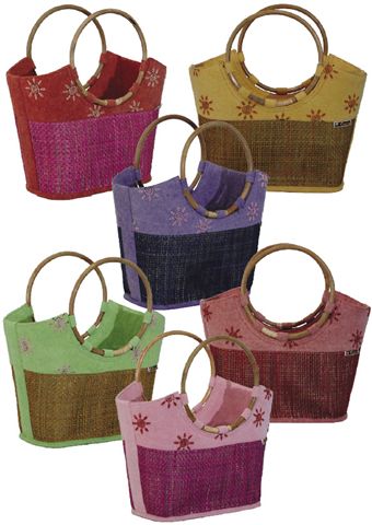net seagrass basket with rattan handle
