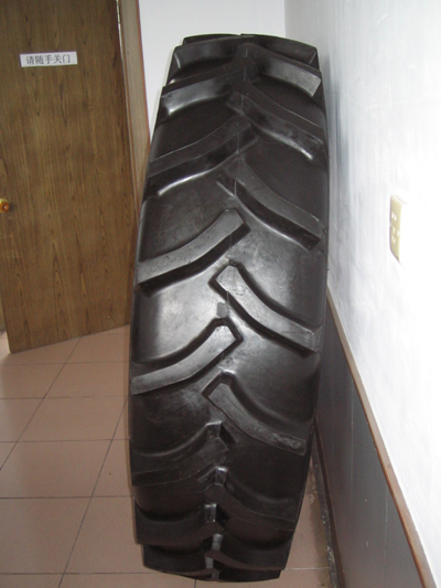 Tractor Tire Agr Tire (R1 8.3-24 11.2-24 13.6-28 14.9-28 18.4-30