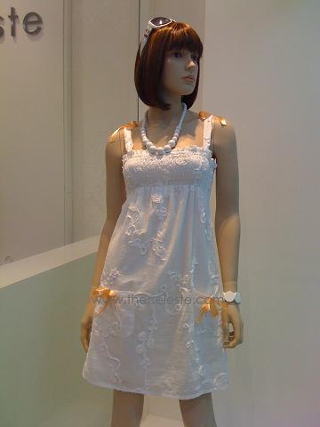 Cute Ribbon Embossed Flower Dress (J8173)