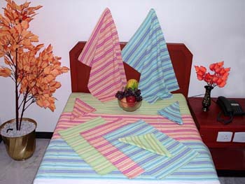 Bedding, Quilt, Table & Kitchen Cloths