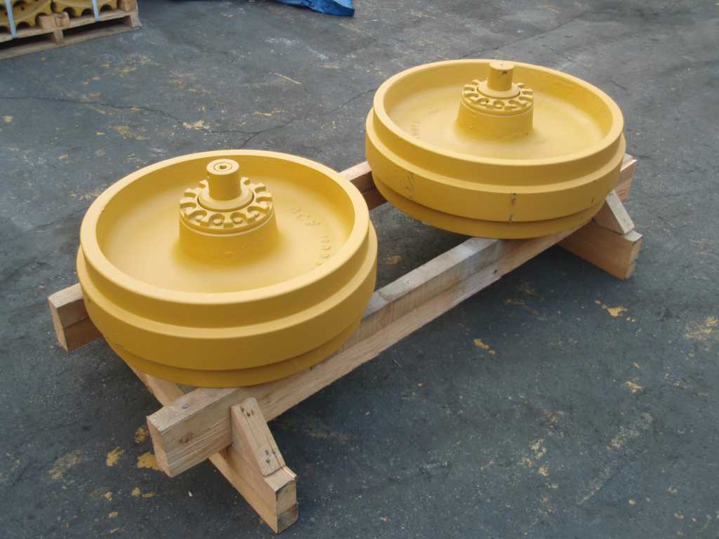 Idler for dozer and excavator