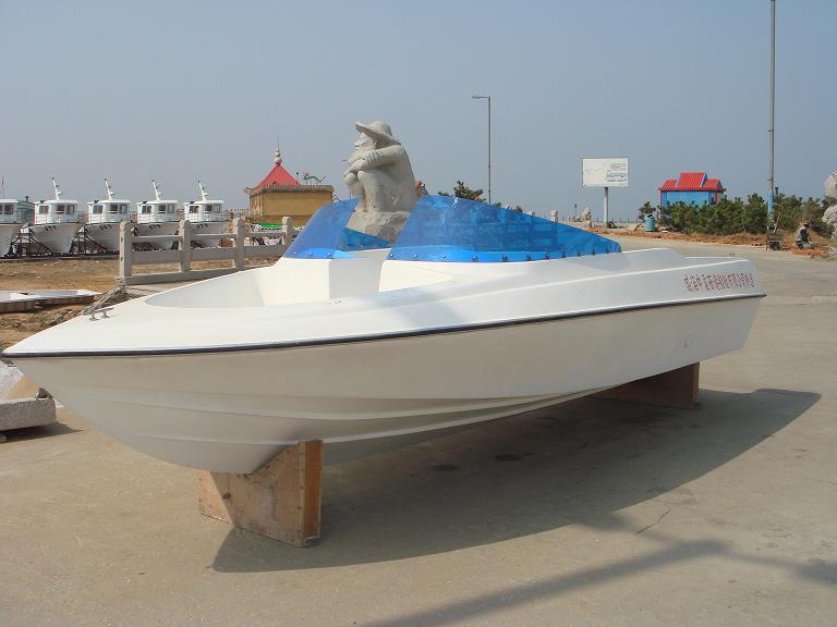 5.77m speed boat