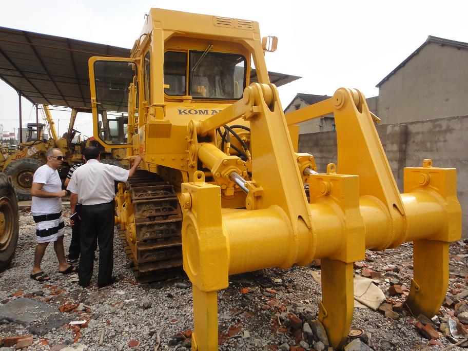 sell used komatsu bulldozer D155A