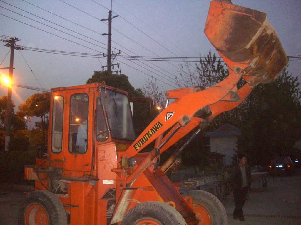 sell used furukawa wheel loader FL90