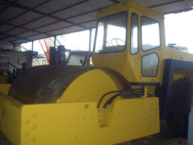 sell used bomag road roller BW217D