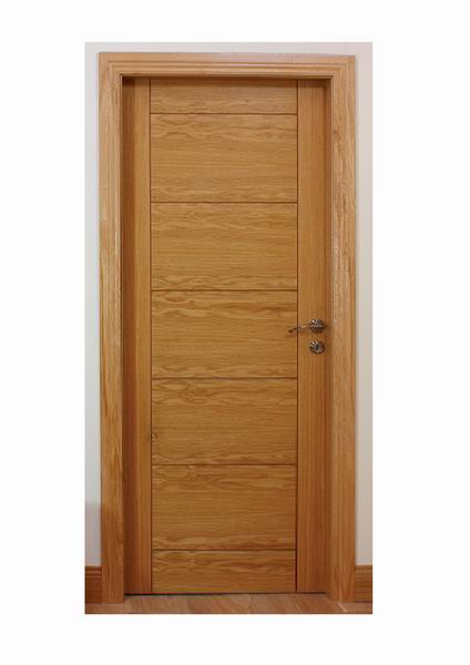 WOODEN DOOR