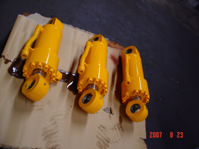 bulldozer hydraulic cylinders