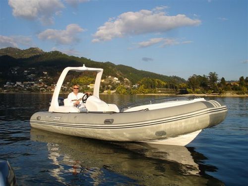 5.8m rigid inflatable boat