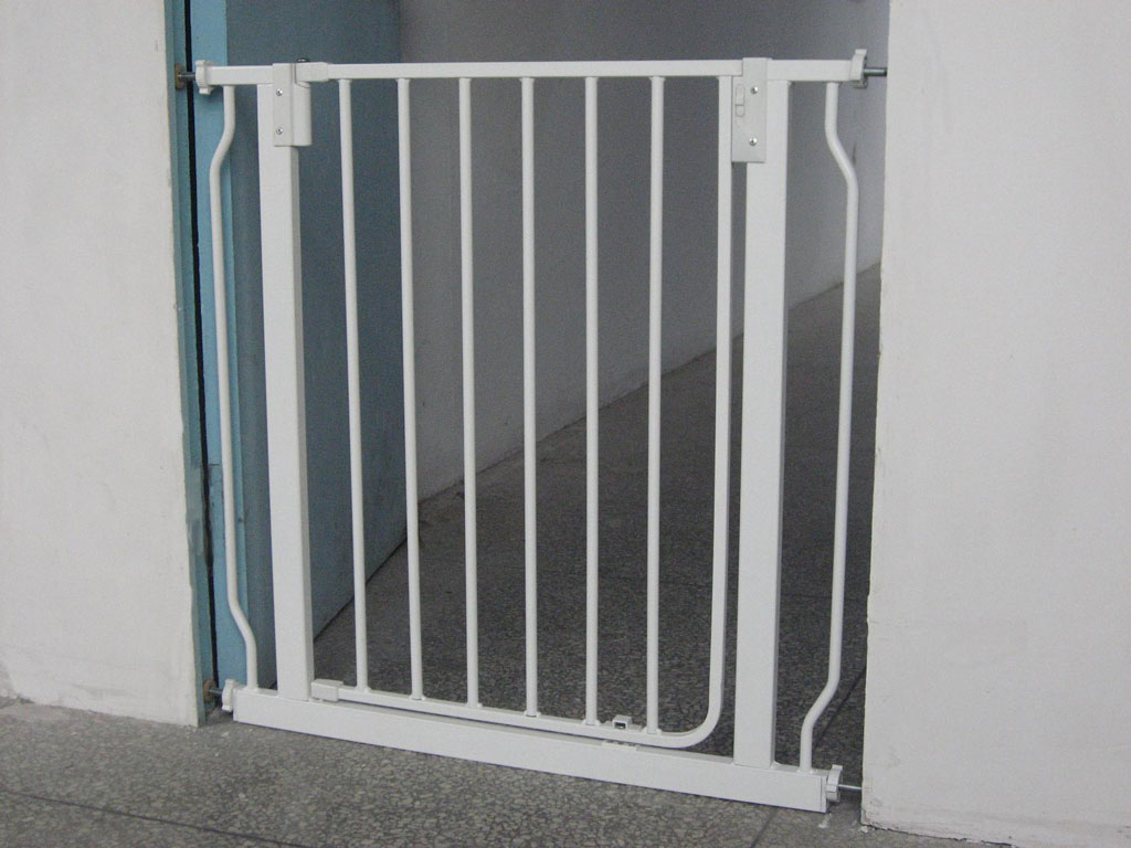 Pet gate