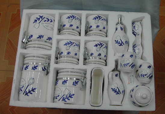 seal pot, porcelain pot, kitchen storage pot, pepper pot