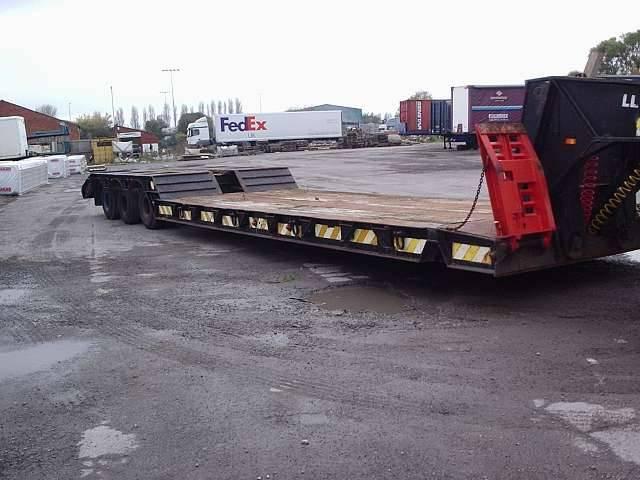 LOW BED TRAILER