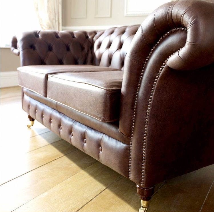 Chesterfield sofa C10