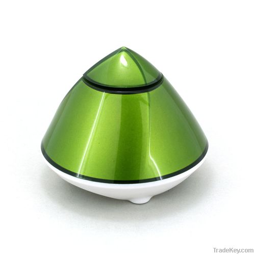 Pyramid style mini bluetooth speaker for iPhone and iPad