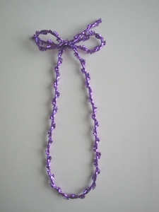 stretch loop with pre-tied bow