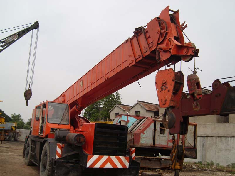 KATO  Rough terrain crane