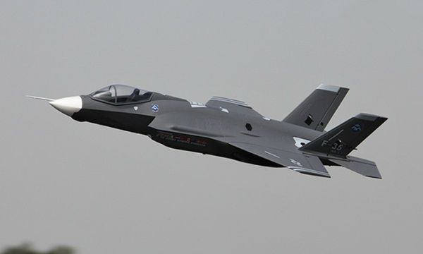 RC airplane F35 with retracting wheels