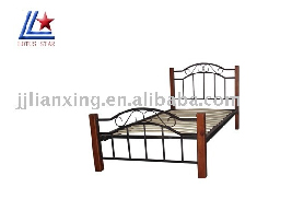 Metal bed