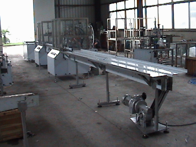 Automatic aerosol filling machine