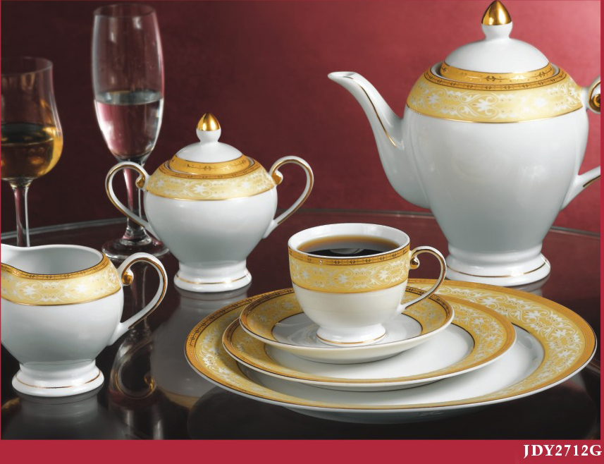 60PCS DINNER SET WITH GOLDEN DESIGN