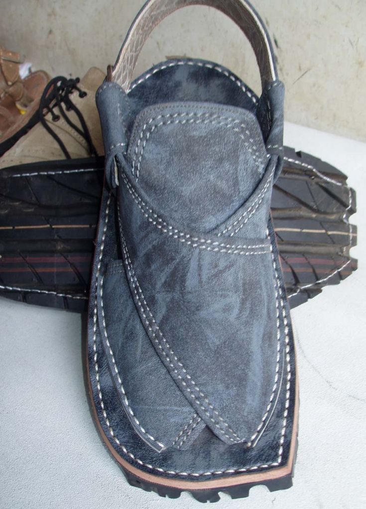 Balaaj in Charcoal Chawat Ã¢ï¿½ï¿½ Balochi Sandals