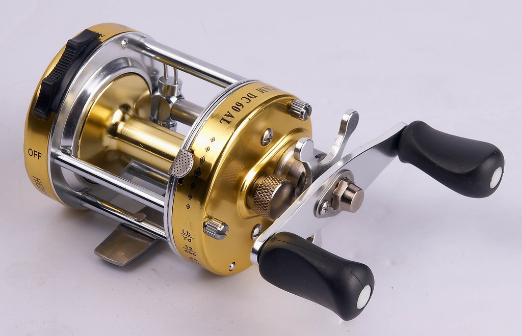 Baitcasting fishing reels