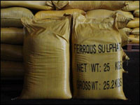 sell Ferrous sulfate/Feed additives/Wastewater treatment