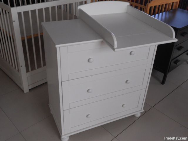 dresser /changer/commode