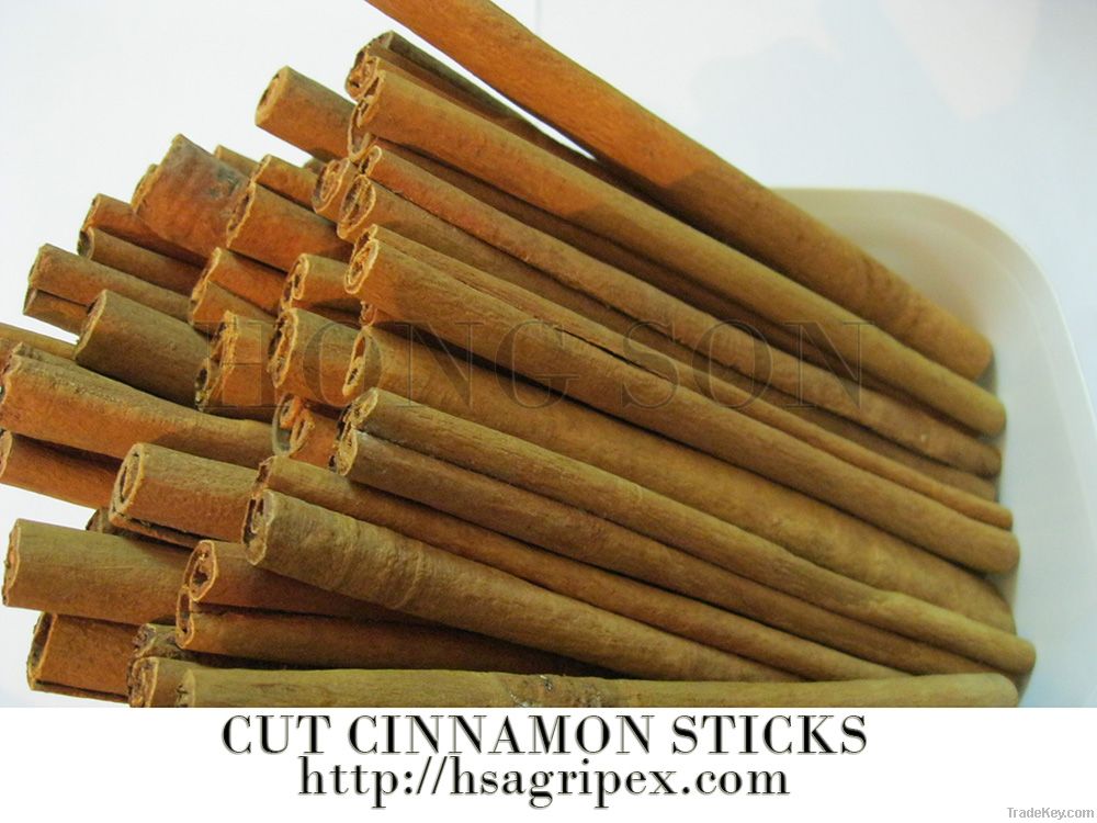 Cinnamon sticks, cut cinnamon