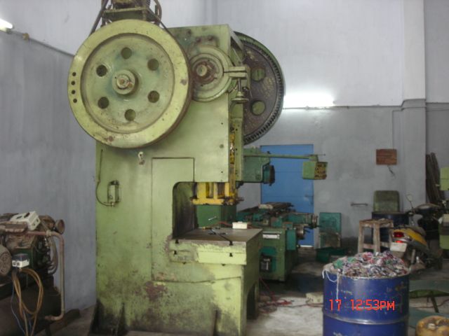 used power press machine 160 ton capacity.