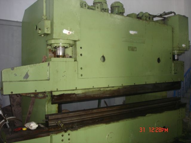 used hydraullic press brake machine .MAKE : WIENBERNER