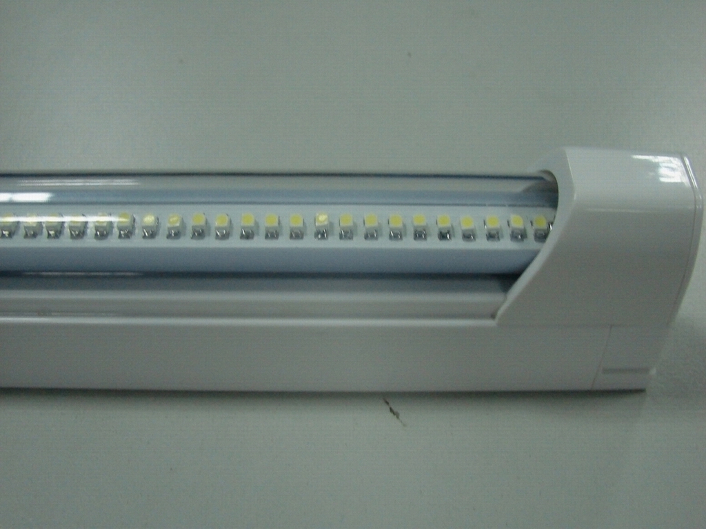 LED T5 fluorescent lamp
