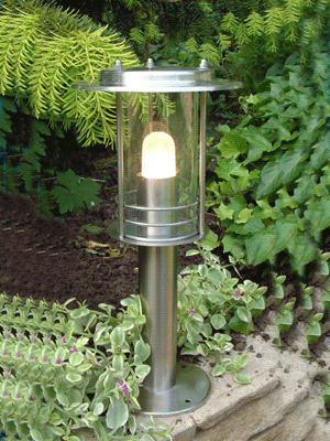 Stainless steel garden light