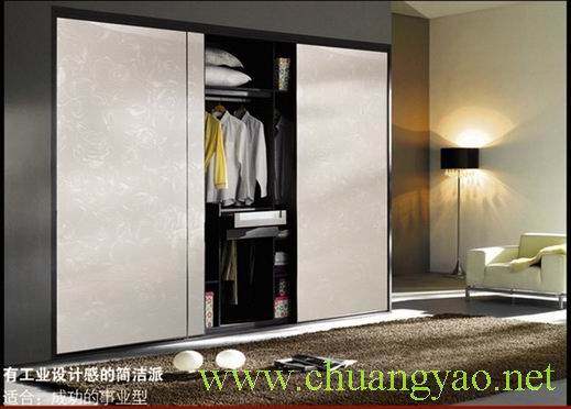 Sliding door aluminum extrusions