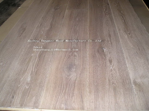 Oak multilayer engineered flooring smoked & white oiled