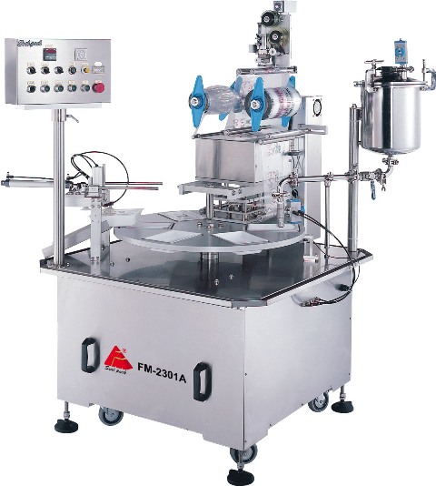 Rotary type sealing machine