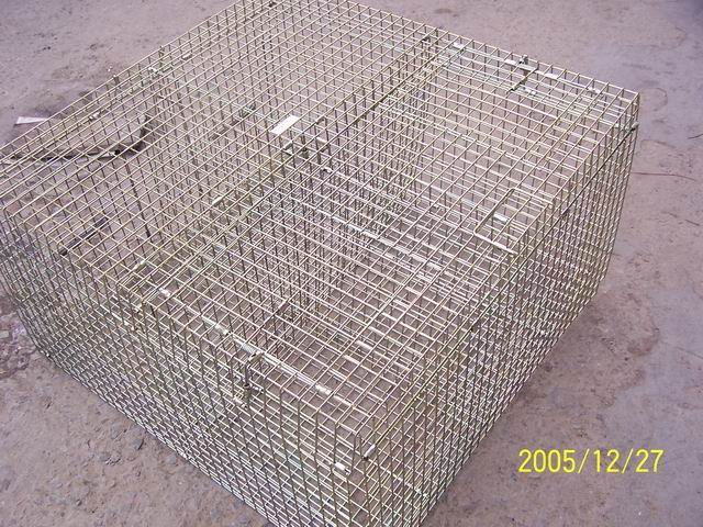 wire mesh, animal traps and cages