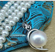 freshwater pearl pendant